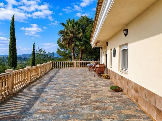4 Zimmer Villa zu verkaufen in L'Olleria mit Garage - 280.000 € (Ref: 10029842)