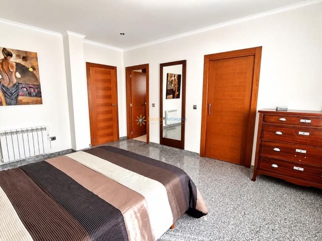 4 Zimmer Villa zu verkaufen in L'Olleria mit Garage - 280.000 € (Ref: 10029842)
