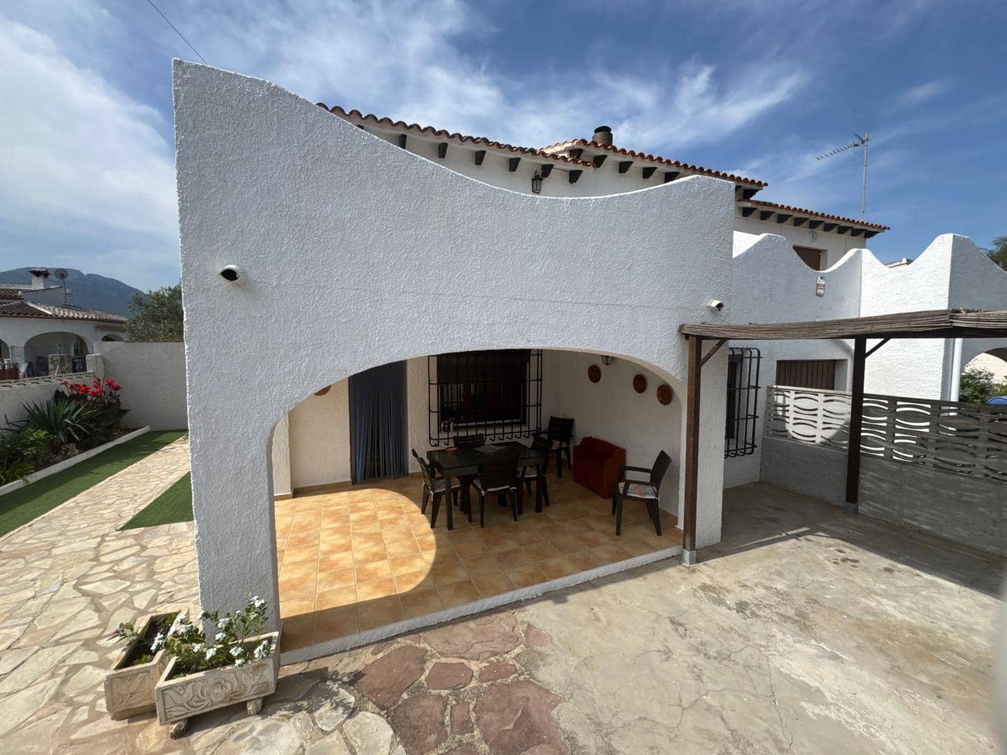 3 sypialnia Dom szeregowy do wynajęcia w Denia z basenem garażem - 850 € (Ref: 10031318)
