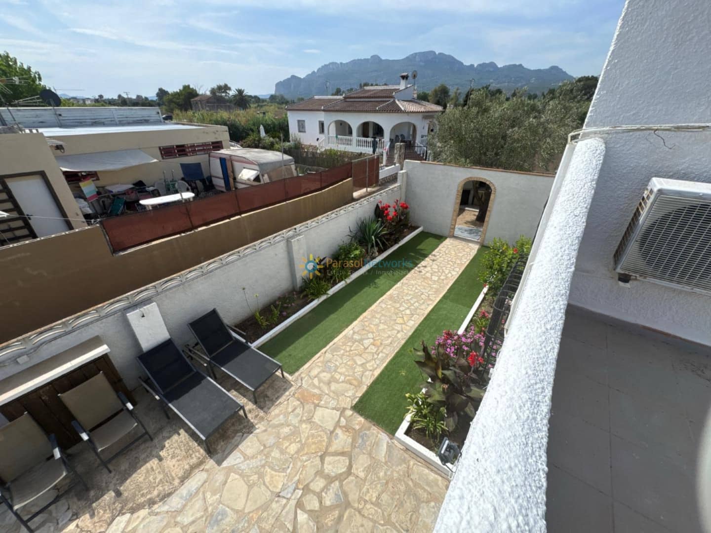 3 sypialnia Dom szeregowy do wynajęcia w Denia z basenem garażem - 850 € (Ref: 10031318)