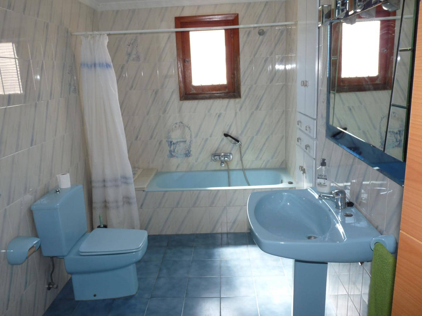 4 soveværelse Villa til leje i Oliva med garage - € 650 (Ref: 10032230)