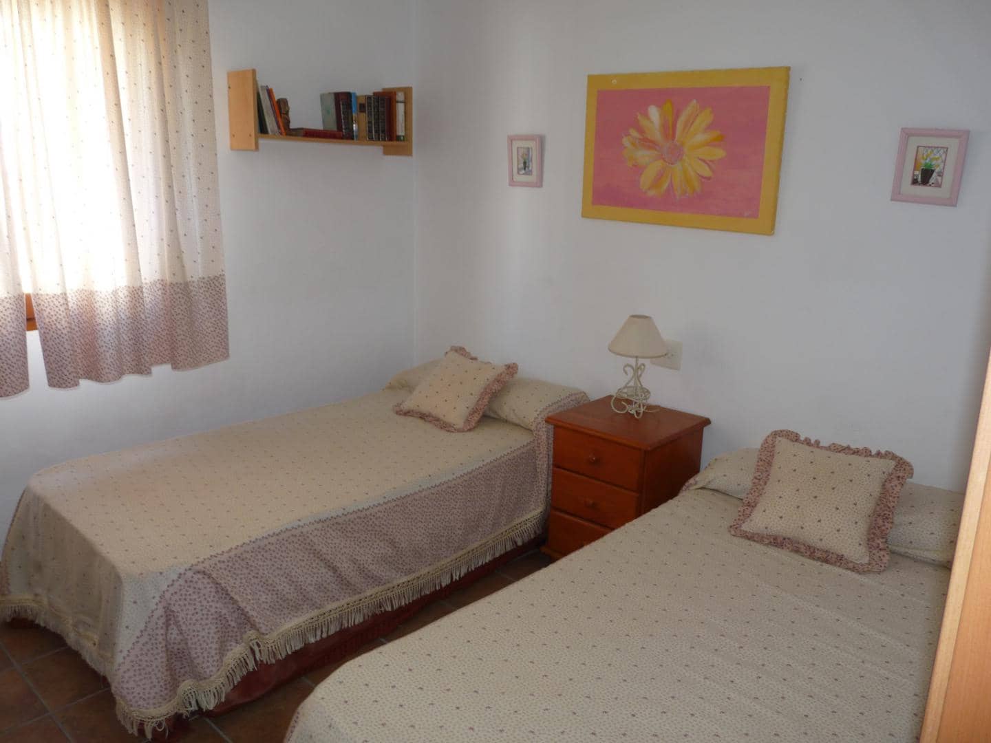 4 soveværelse Villa til leje i Oliva med garage - € 650 (Ref: 10032230)