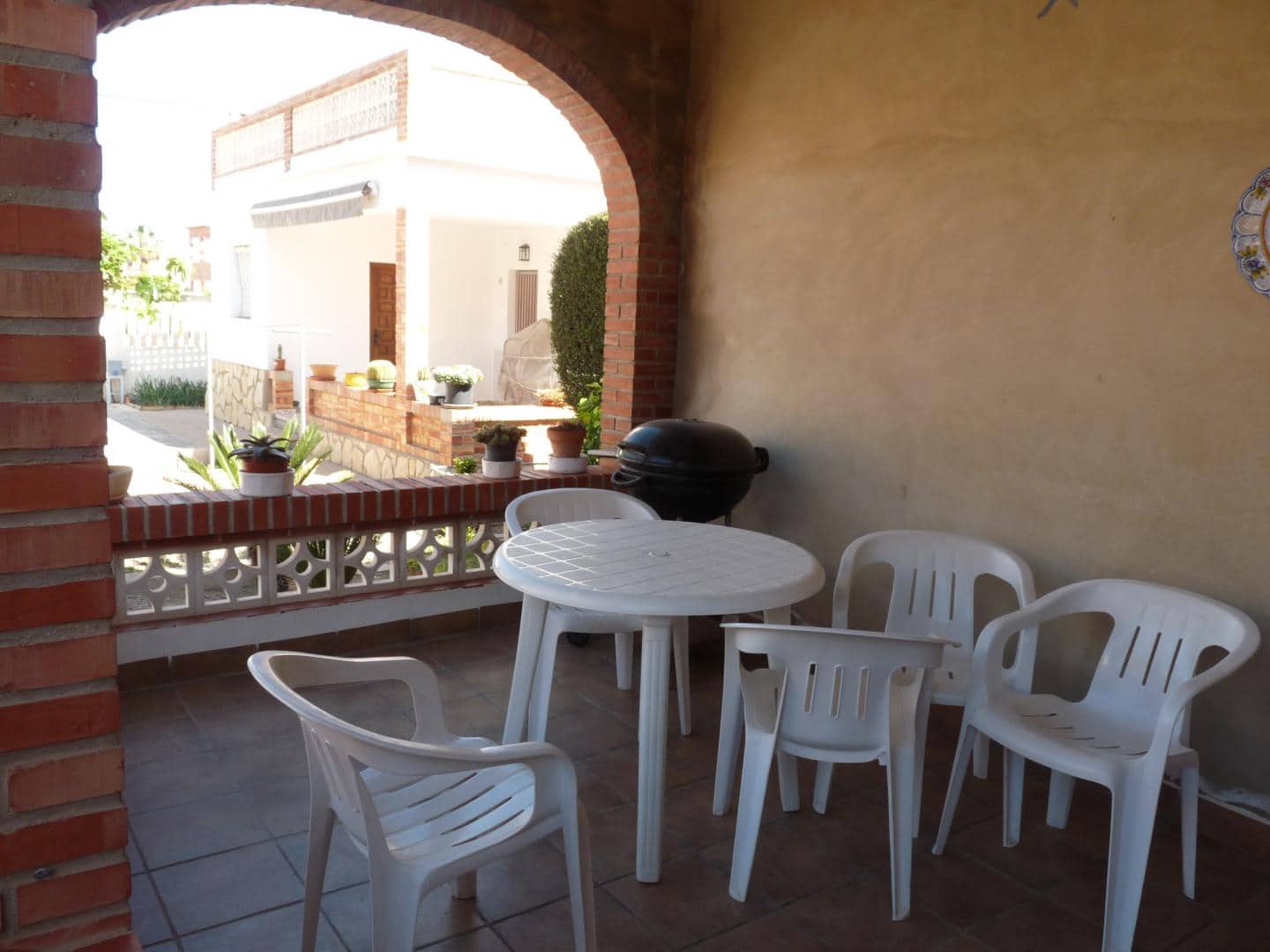 4 soveværelse Villa til leje i Oliva med garage - € 650 (Ref: 10032230)