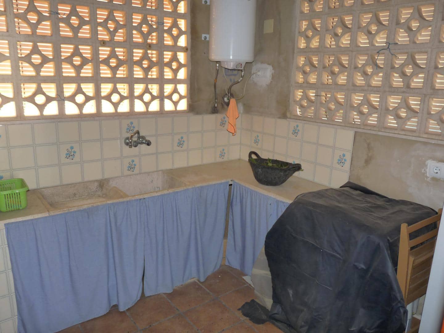 4 soveværelse Villa til leje i Oliva med garage - € 650 (Ref: 10032230)