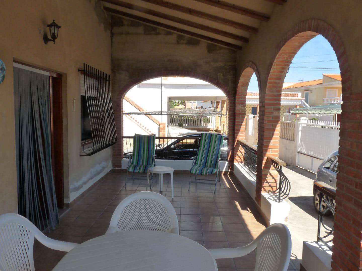 4 soveværelse Villa til leje i Oliva med garage - € 650 (Ref: 10032230)