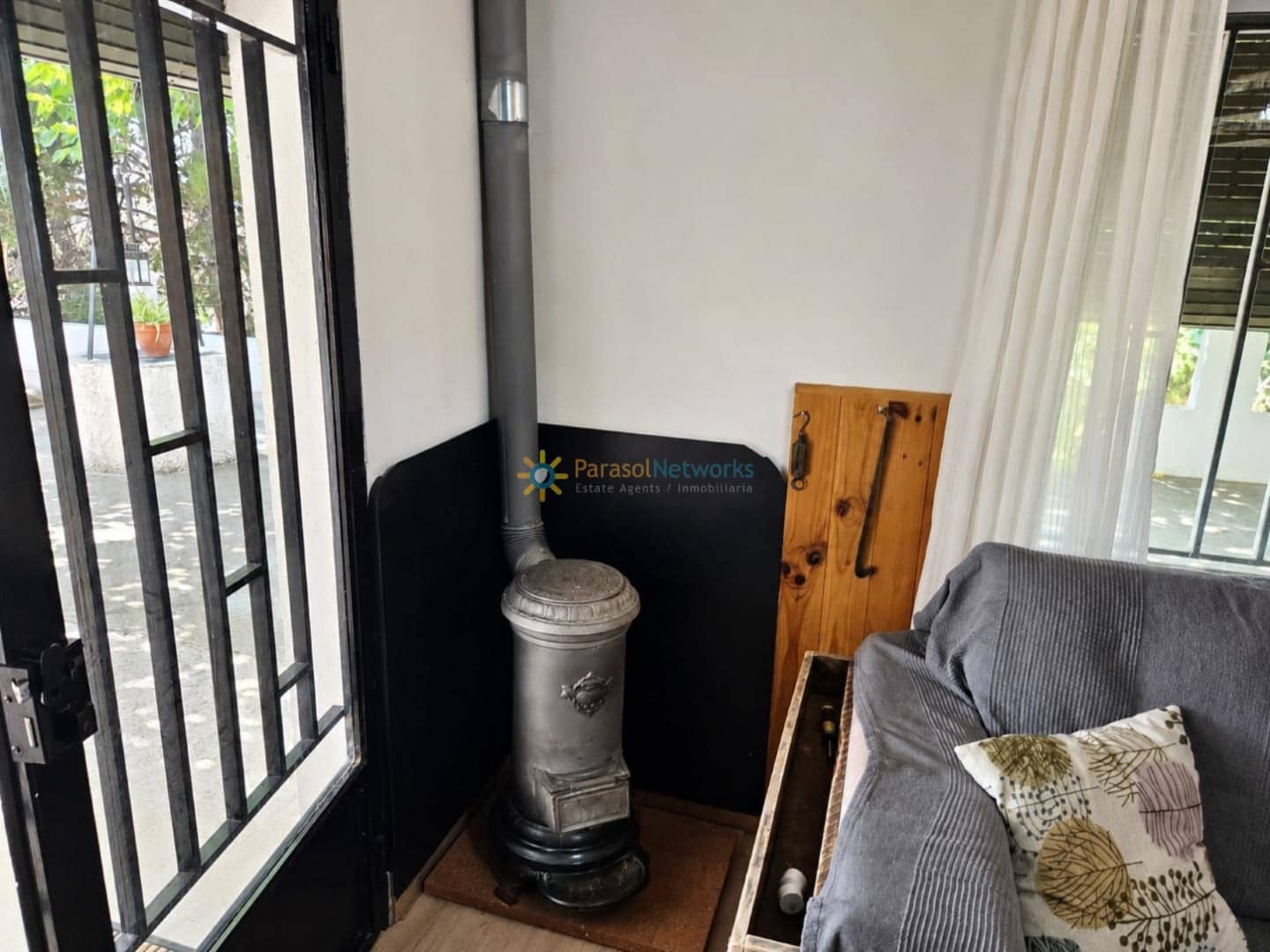 3 soveværelse Villa til salg i Carcer med swimmingpool garage - € 198.000 (Ref: 10033287)