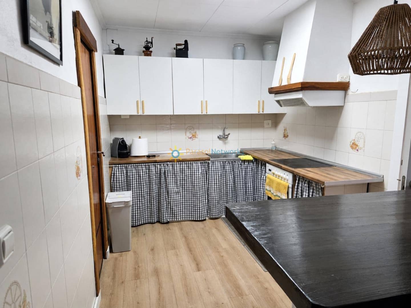 3 soveværelse Villa til salg i Carcer med swimmingpool garage - € 198.000 (Ref: 10033287)