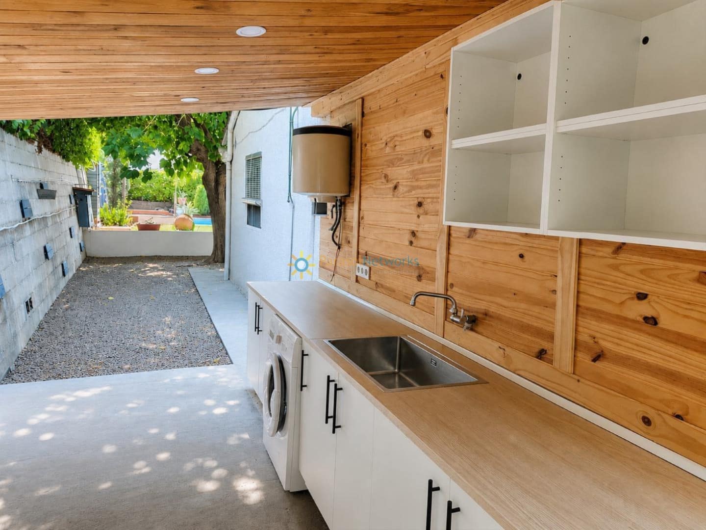 3 soveværelse Villa til salg i Carcer med swimmingpool garage - € 198.000 (Ref: 10033287)