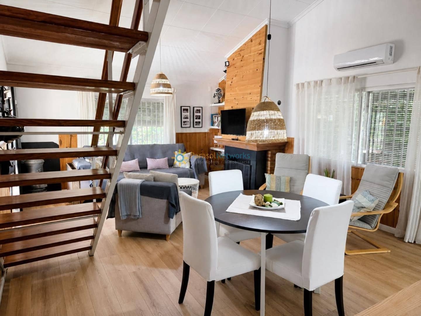 3 soveværelse Villa til salg i Carcer med swimmingpool garage - € 198.000 (Ref: 10033287)