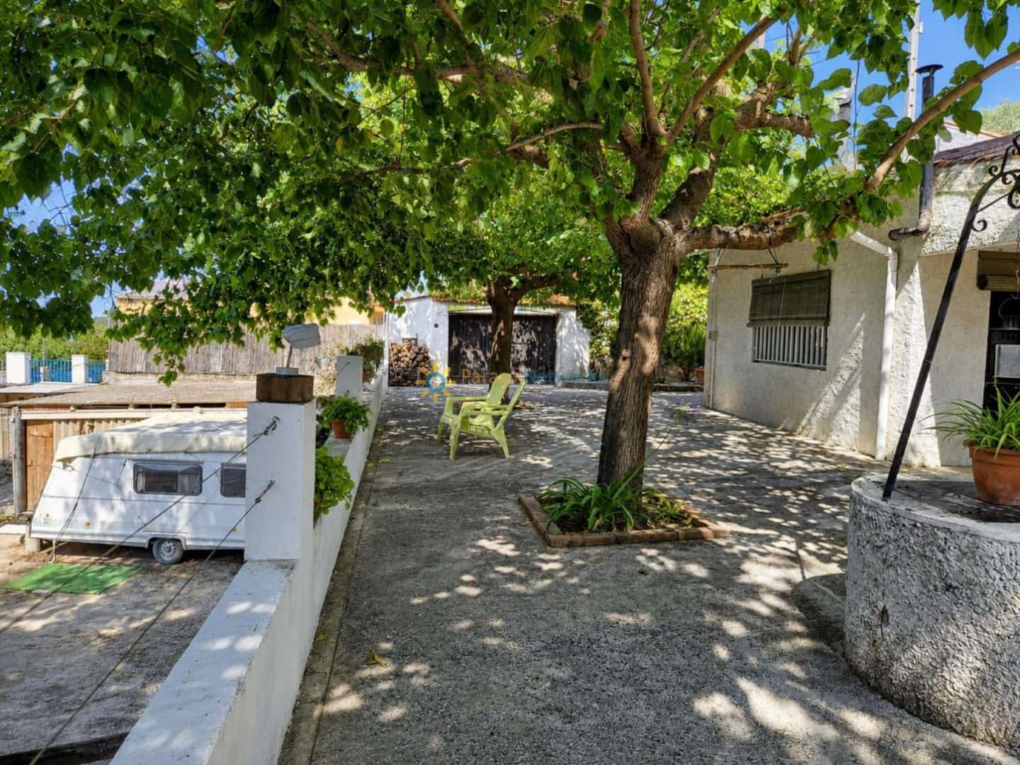3 soveværelse Villa til salg i Carcer med swimmingpool garage - € 198.000 (Ref: 10033287)