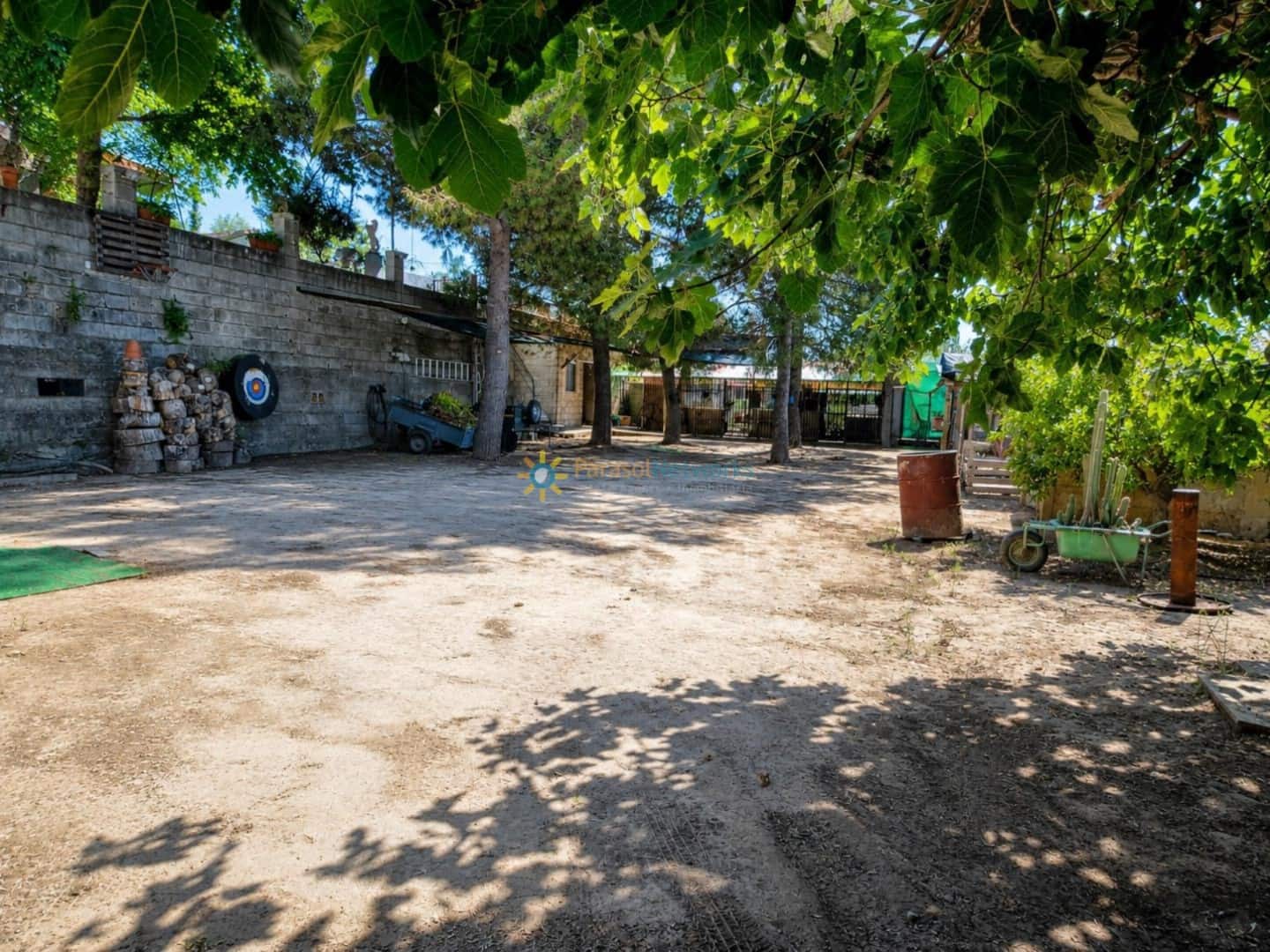 3 soveværelse Villa til salg i Carcer med swimmingpool garage - € 198.000 (Ref: 10033287)