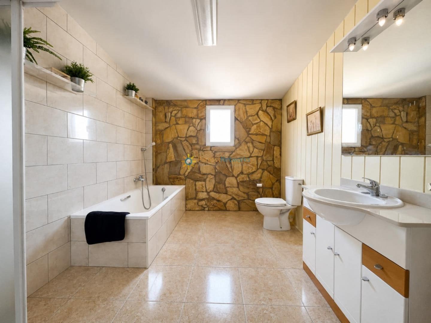 6 soveværelse Villa til salg i L'Olleria med swimmingpool garage - € 485.000 (Ref: 10034466)