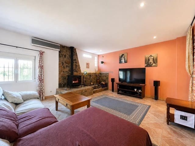 6 soveværelse Villa til salg i L'Olleria med swimmingpool garage - € 485.000 (Ref: 10034466)