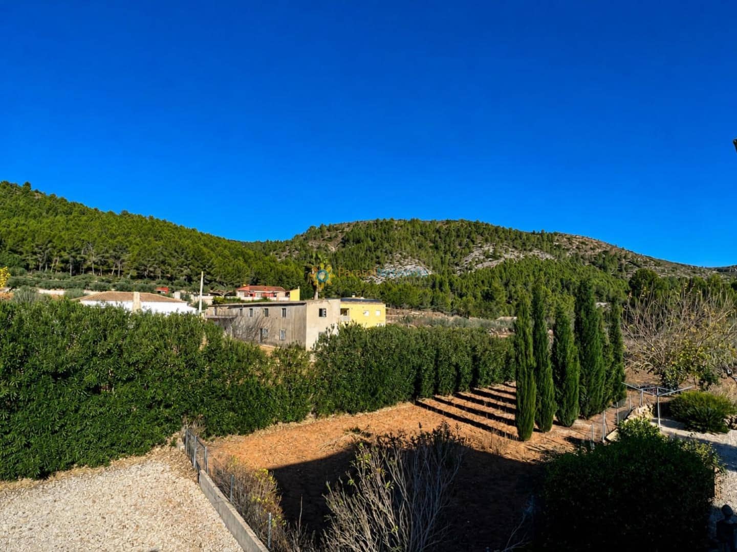 6 soveværelse Villa til salg i L'Olleria med swimmingpool garage - € 485.000 (Ref: 10034466)