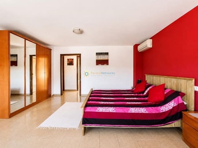 6 soveværelse Villa til salg i L'Olleria med swimmingpool garage - € 485.000 (Ref: 10034466)