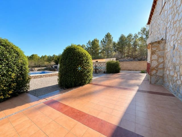 6 soveværelse Villa til salg i L'Olleria med swimmingpool garage - € 485.000 (Ref: 10034466)