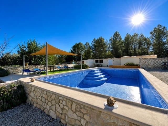 6 soveværelse Villa til salg i L'Olleria med swimmingpool garage - € 485.000 (Ref: 10034466)