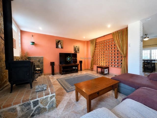 6 soveværelse Villa til salg i L'Olleria med swimmingpool garage - € 485.000 (Ref: 10034466)