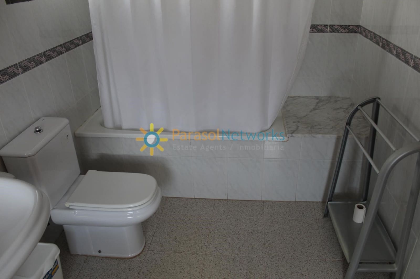 Appartement de 3 chambres à louer à Denia avec garage - 650 € (Ref: 10034588)