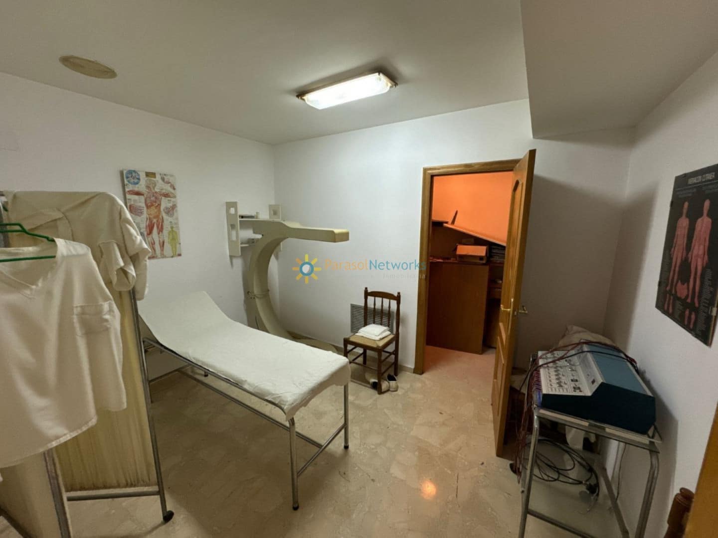8 quarto Comercial para venda em Oliva - 175 000 € (Ref: 10036236)