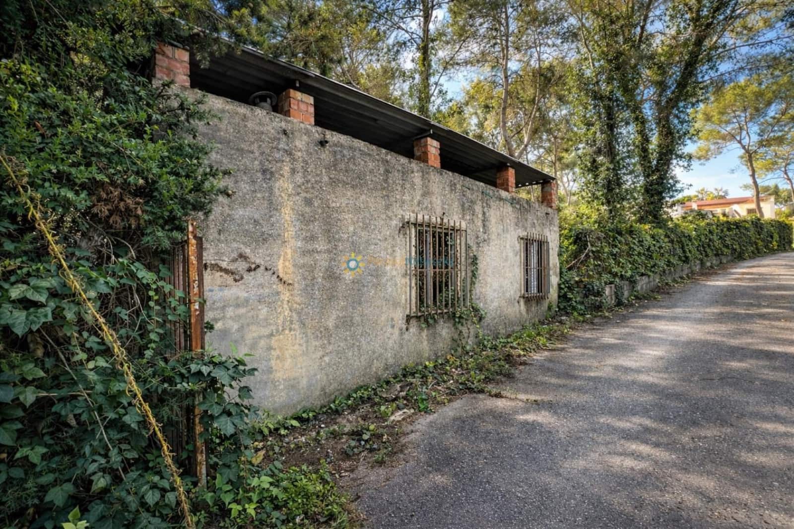 3 bedroom Villa for sale in L'Olleria - € 60,000 (Ref: 10039444)