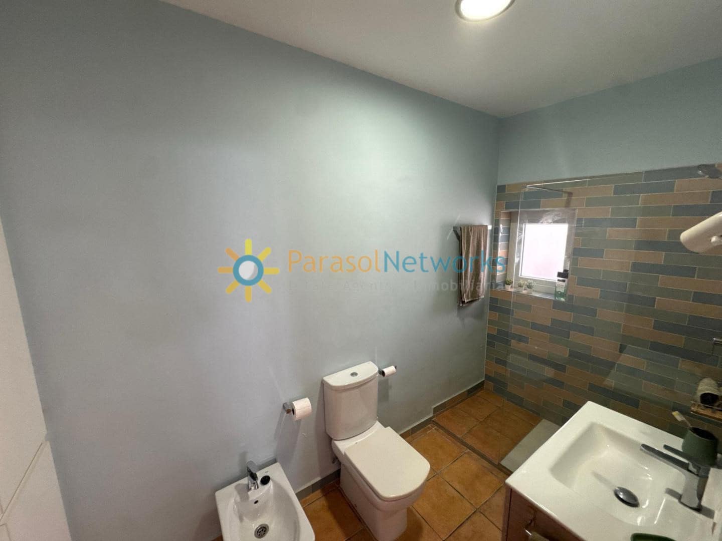 Casa de 4 habitaciones en Ador en alquiler con garaje - 950 € (Ref: 10074678)