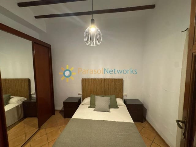 4 bedroom Townhouse for rent in Ador with garage - € 950 (Ref: 10074678)