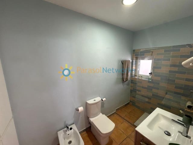 4 bedroom Townhouse for rent in Ador with garage - € 950 (Ref: 10074678)