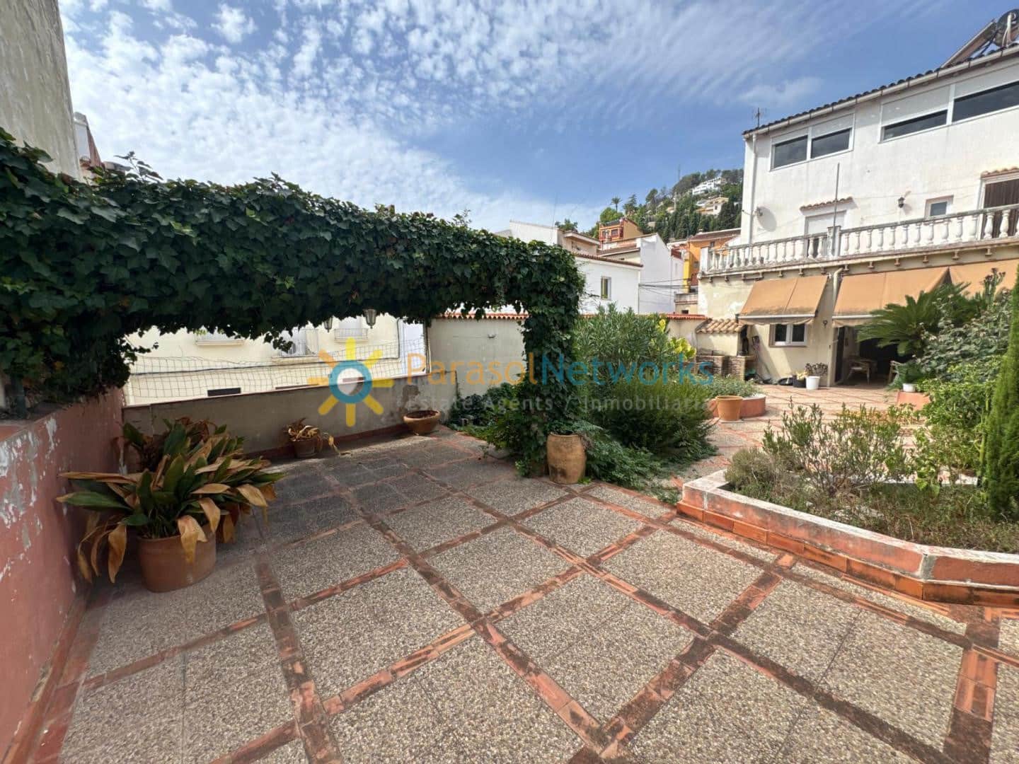 Casa de 4 habitaciones en Ador en alquiler con garaje - 950 € (Ref: 10074678)
