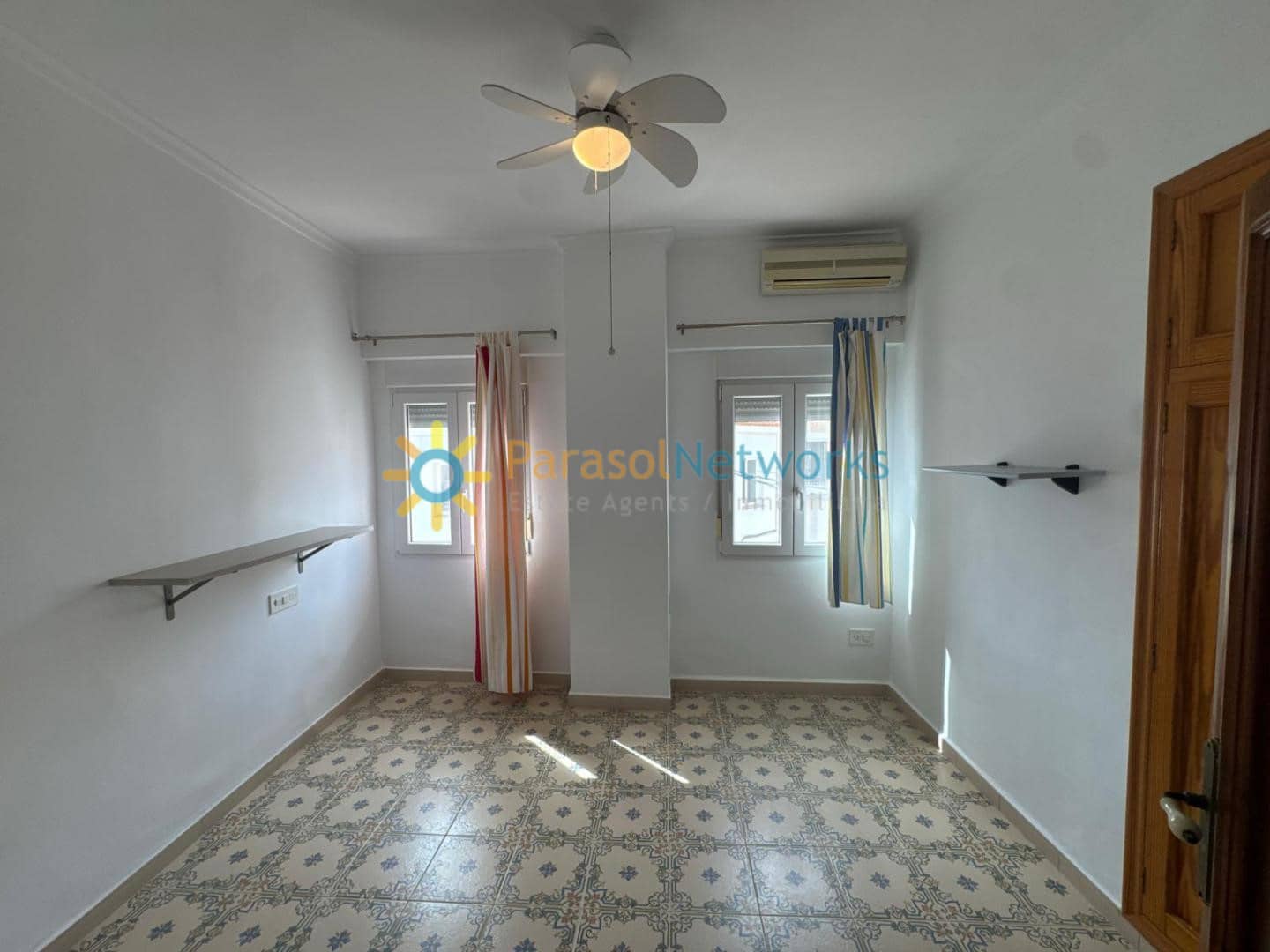 Casa de 4 habitaciones en Ador en alquiler con garaje - 950 € (Ref: 10074678)