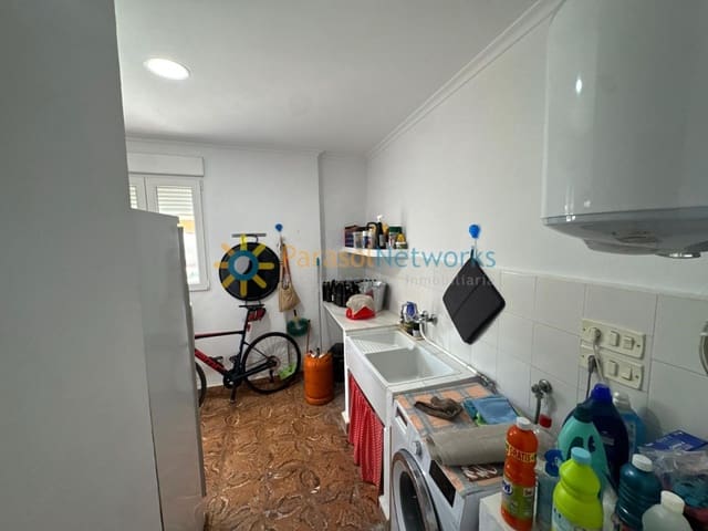 4 bedroom Townhouse for rent in Ador with garage - € 950 (Ref: 10074678)