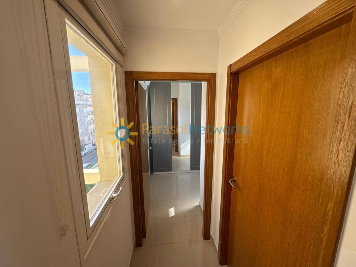 3 soveværelse Lejlighed til leje i Oliva med garage - € 800 (Ref: 10077260)