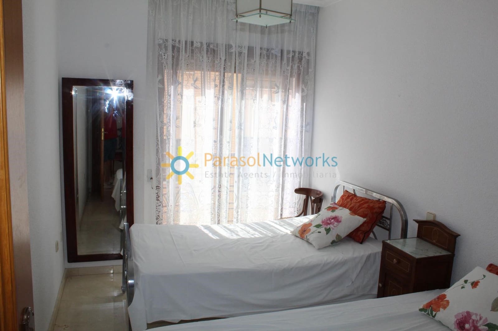 Appartement de 2 chambres à louer à Oliva - 650 € (Ref: 10080027)