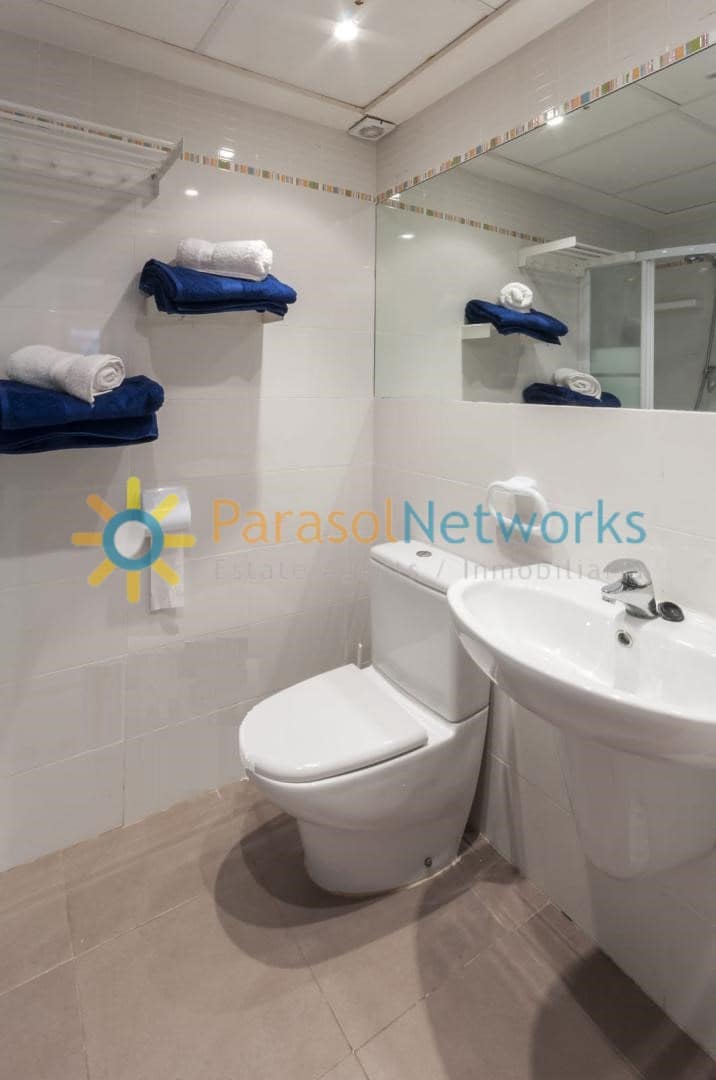 2 Zimmer Doppelhaus zu vermieten in Oliva mit Pool Garage - 950 € (Ref: 10093966)