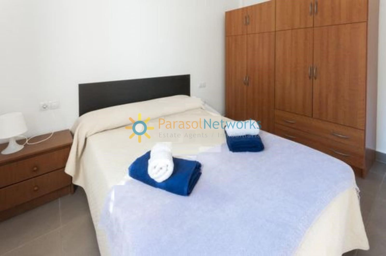 2 Zimmer Doppelhaus zu vermieten in Oliva mit Pool Garage - 950 € (Ref: 10093966)