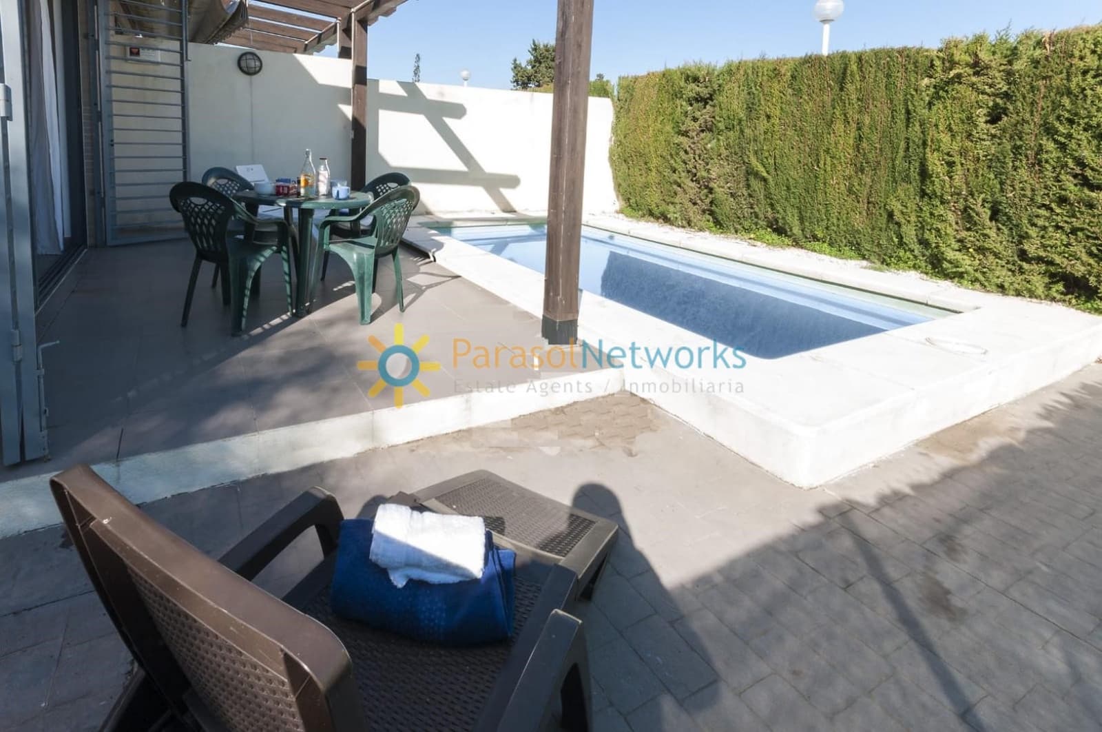 2 Zimmer Doppelhaus zu vermieten in Oliva mit Pool Garage - 950 € (Ref: 10093966)