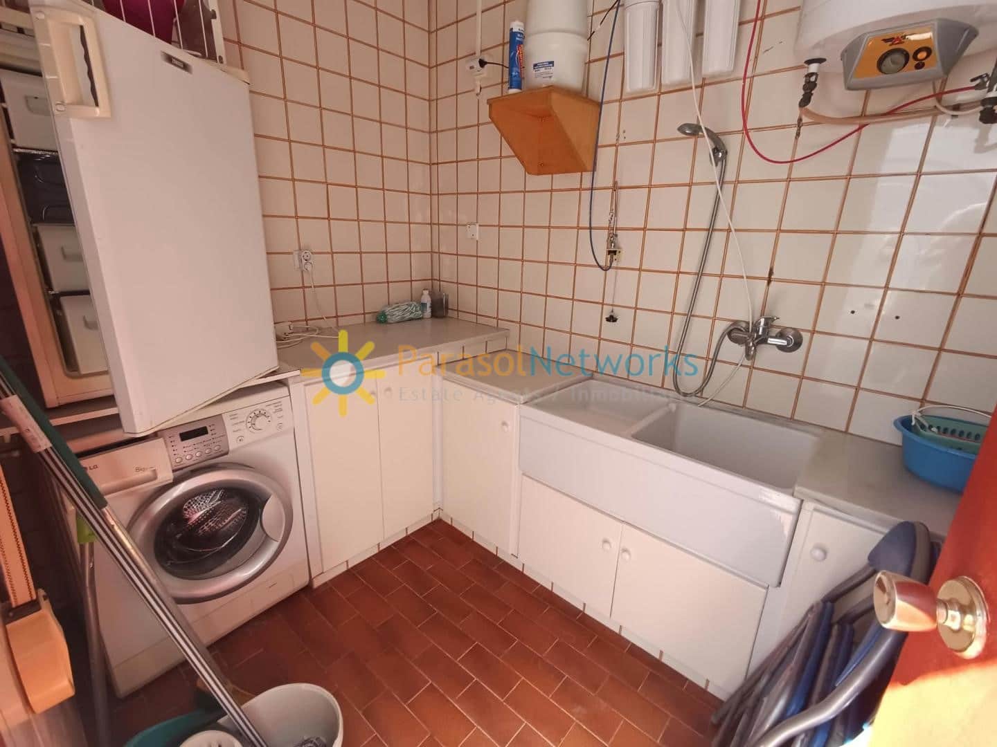 4 sovrum Lägenhet att hyra i Oliva - 550 € (Ref: 10100816)