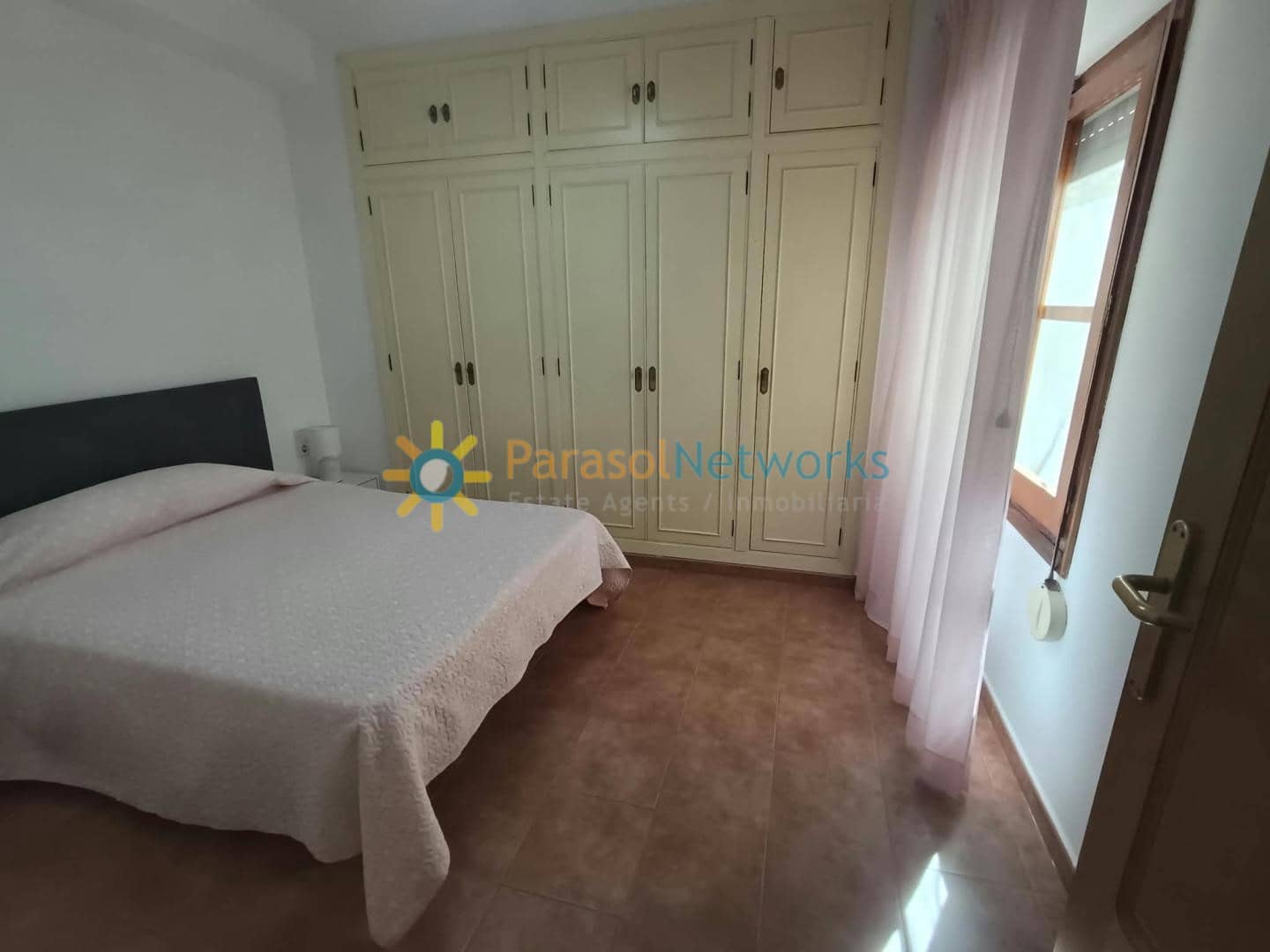 4 sovrum Lägenhet att hyra i Oliva - 550 € (Ref: 10100816)