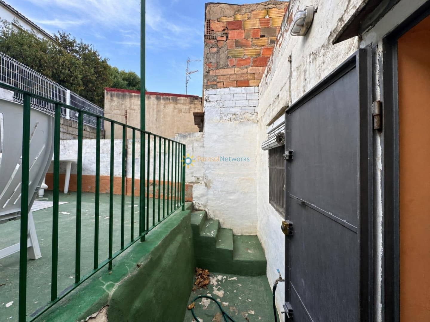 4 bedroom Townhouse for sale in Oliva - € 125,000 (Ref: 10100998)