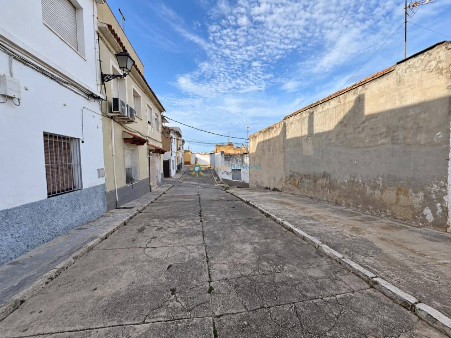 4 bedroom Townhouse for sale in Oliva - € 125,000 (Ref: 10100998)