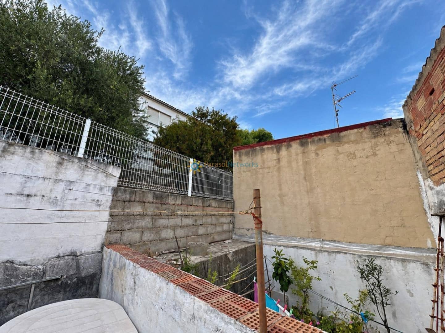 4 bedroom Townhouse for sale in Oliva - € 125,000 (Ref: 10100998)