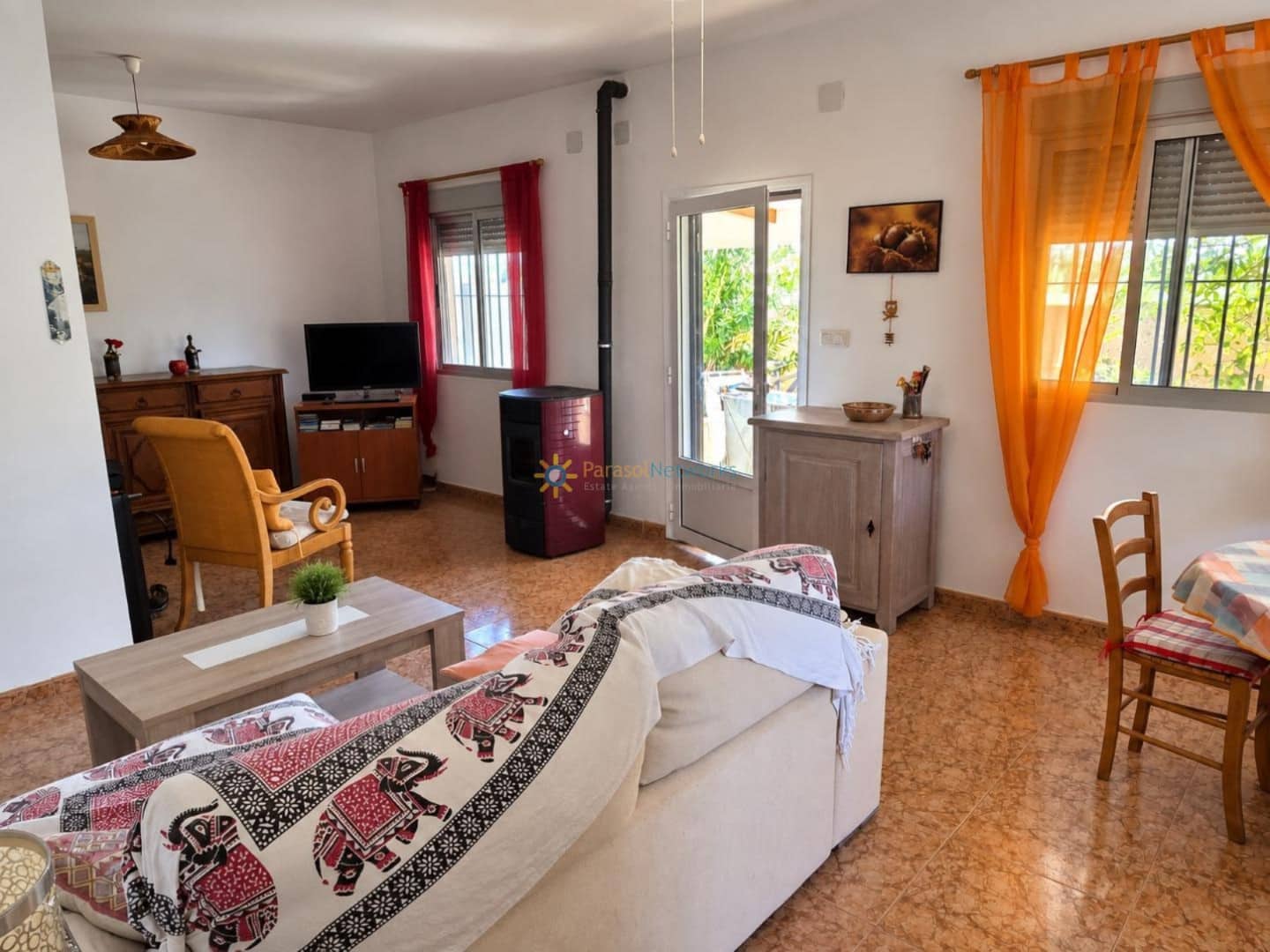 2 bedroom Villa for sale in Oliva with garage - € 250,000 (Ref: 10130559)