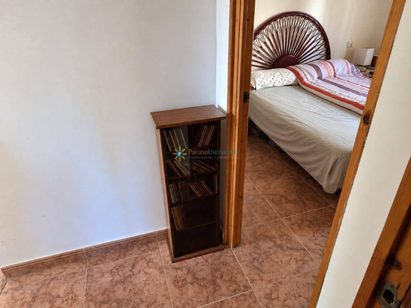 2 bedroom Villa for sale in Oliva with garage - € 250,000 (Ref: 10130559)