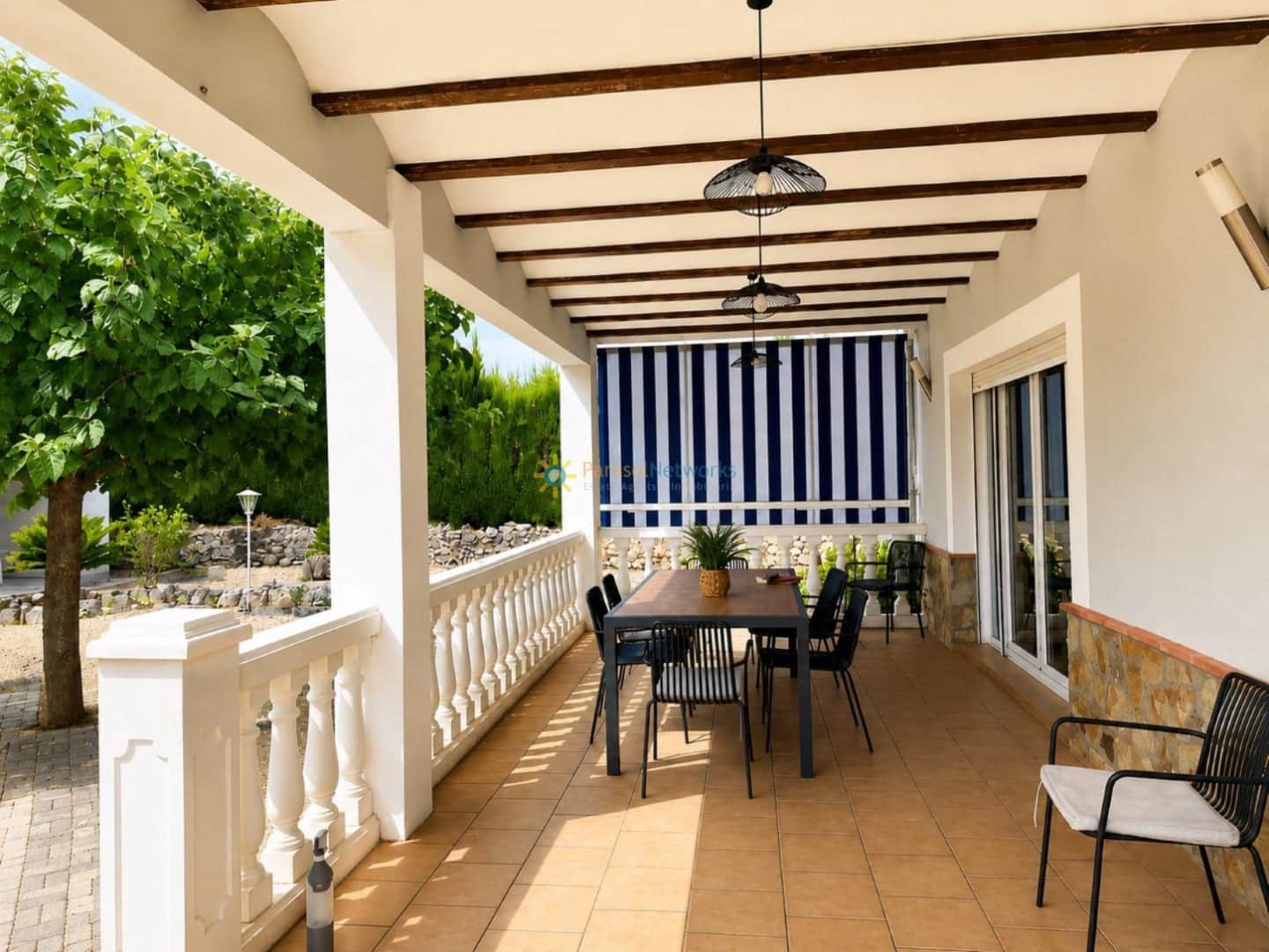 5 soveværelse Villa til salg i Ontinyent med swimmingpool garage - € 439.000 (Ref: 10136389)