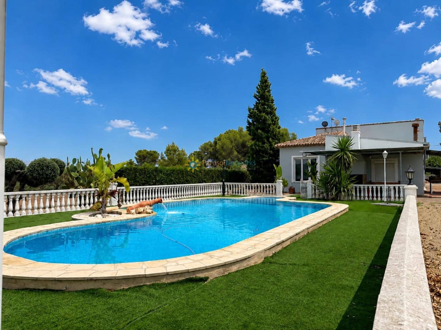 5 soveværelse Villa til salg i Ontinyent med swimmingpool garage - € 439.000 (Ref: 10136389)