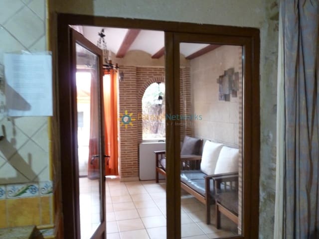 5 slaapkamer Huis te koop in Palomar met zwembad - € 199.000 (Ref: 10167579)