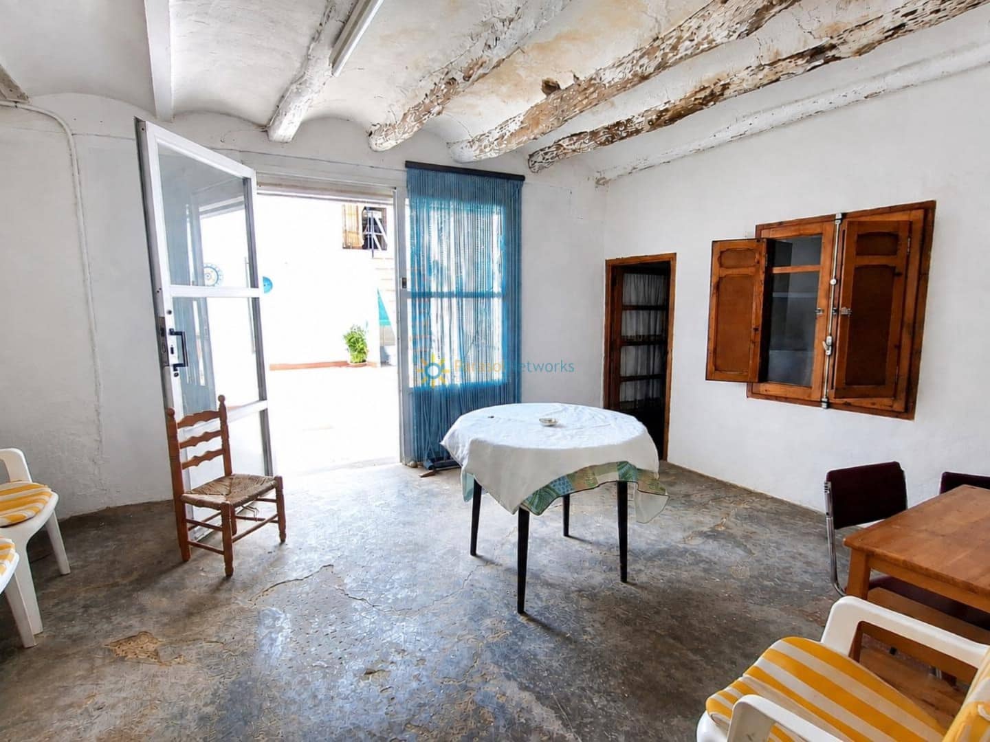 5 bedroom Townhouse for sale in Montaverner with garage - € 92,000 (Ref: 10169045)