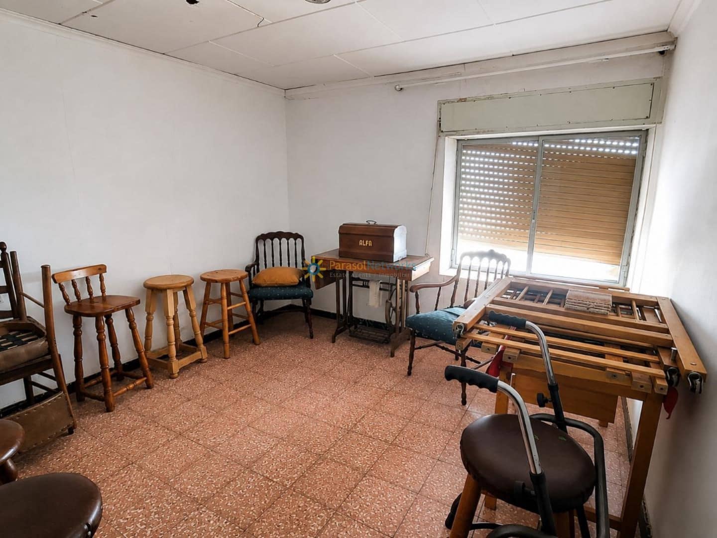 5 bedroom Townhouse for sale in Montaverner with garage - € 92,000 (Ref: 10169045)
