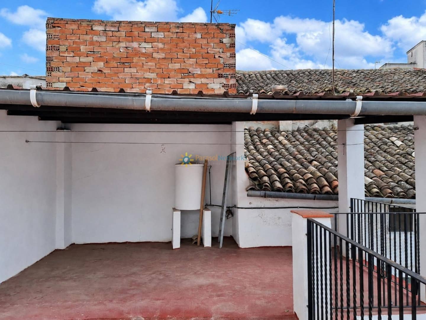 5 bedroom Townhouse for sale in Montaverner with garage - € 92,000 (Ref: 10169045)