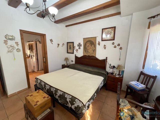 7 bedroom Villa for sale in Castelló de Rugat with garage - € 299,000 (Ref: 8680014)